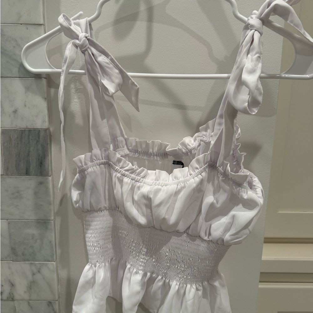 Forever 21 White Ruffled Sleeveless Top